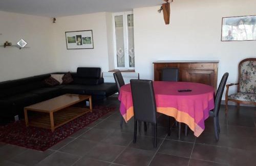 Chirat-l'Eglise House | Longère rénovée avec piscine privée, Wifi et animaux acceptés en Auvergne - FR-1-489-229