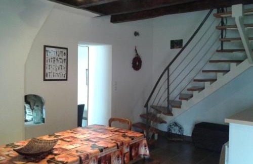 Chirat-l'Eglise House | Longère rénovée avec piscine privée, Wifi et animaux acceptés en Auvergne - FR-1-489-229