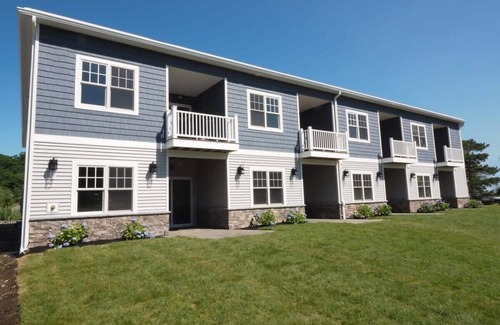 Gloucester Apartment | Long Beach Suites: Steps To Beach, Newly Built