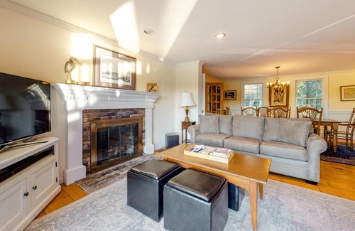 South Yarmouth House | Long Pond Lookout