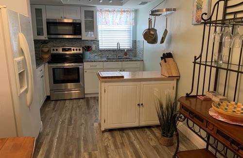 Largo Villa | Long-term Beachy Villa Less than 2 miles to the Warm Water of the Gulf!