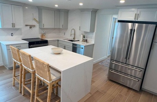 Longbeach Village House | Longboat Key Vacation Rental - Steps From Beach & Restaurants
