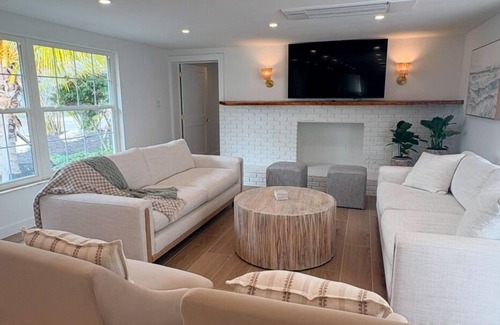 Longbeach Village House | Longboat Key Vacation Rental - Steps From Beach & Restaurants