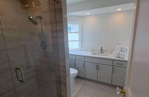Longbeach Village House | Longboat Key Vacation Rental - Steps From Beach & Restaurants