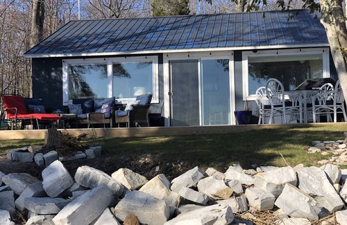 Rapid River Cottage | Longview cottage nestled on Big Bay DeNoc Sleeps 9 comfortably