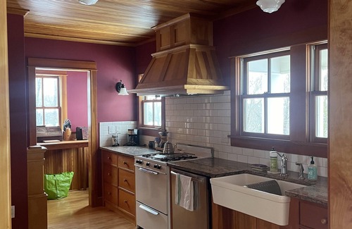 Barton House | Longwood: cozy country VT home 20 min from Craftsbury and on the VAST trails