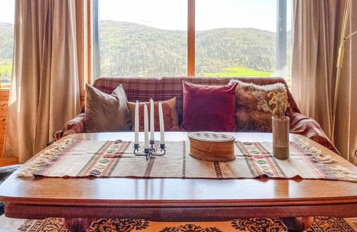 Forde House | Look forward to a fantastic landscape panorama in this comfortable vacation home.
