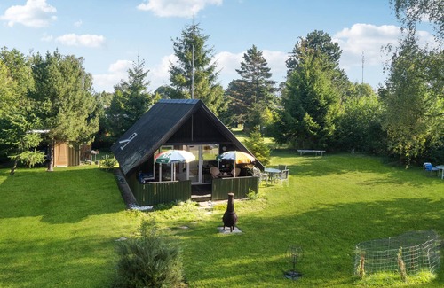 Næsby Strand House | Look forward to a nice family vacation in the inviting cottage not far from the sea.