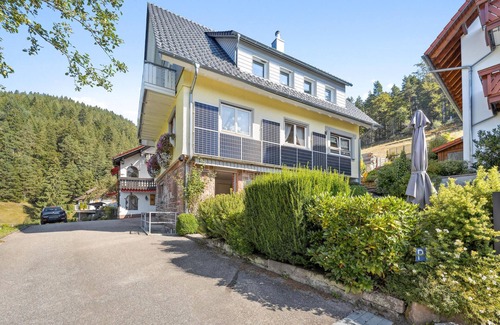 Tonbach Apartment | Look forward to a relaxing vacation close to nature in this cozy vacation apartment.