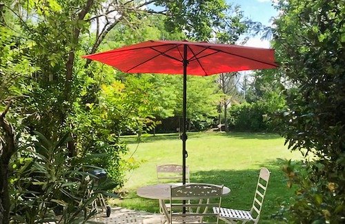 Gontaud House | Look forward to a vacation in beautiful surroundings in this vacation home with pool.