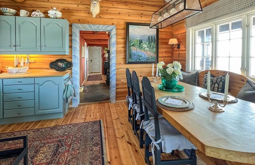 Fla Municipality House | Look forward to a wonderful vacation with wellness in the fascinating nature of Norway.