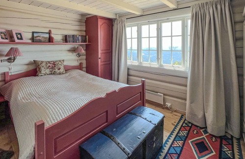 Fla Municipality House | Look forward to a wonderful vacation with wellness in the fascinating nature of Norway.
