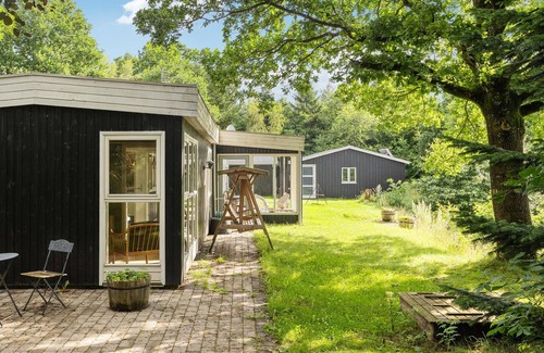 Ans House | Look forward to a wonderful vacation in this beautifully situated vacation home.