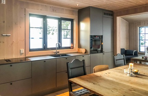 Lillehammer House | Look forward to this modern and great vacation home near Nordseter.