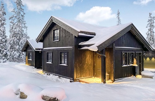Lillehammer House | Look forward to this modern and great vacation home near Nordseter.