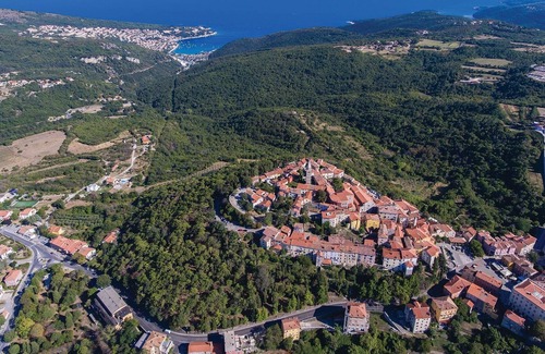 Susnjevica House | Look forward to this beautiful, traditional Istrian house.