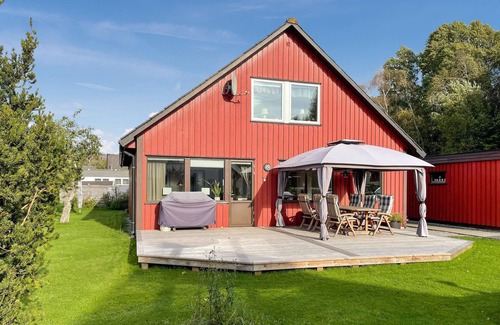 Brastad House | Look forward to this child-friendly holiday home in Brastad.
