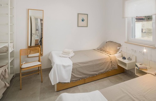 Krizine House | Look forward to your vacation in the house by the sea.