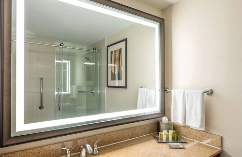 Alexandria West Hotel | Look No Further! 2 Comfortable Units, Indoor and Outdoor Pool, Parking Onsite!
