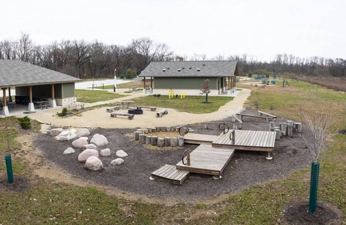 Matteson House | Look No Further! 3 Family-friendly Units, Onsite Restaurant, Free Parking