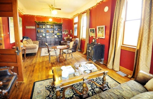 Dufur House | Look No Further! 3 Units w/ Free Parking, Minutes from Columbia River Gorge!
