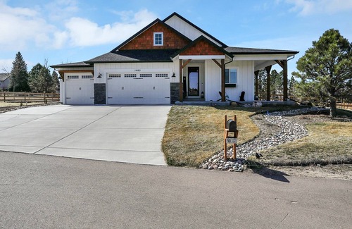 Gleneagle Other | Looking for a place to stay in Northgate area?