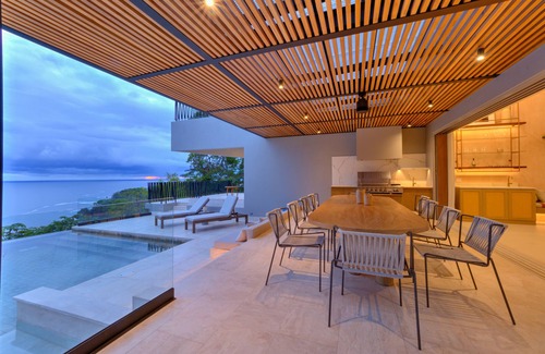 Papagayo Peninsula Villa | Looking for a summer destination? Casa Tres Monos is waiting for you