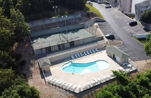 Lake Ozark Condo | ****Looking for Long Term Rental for Fall/Winter Months*****