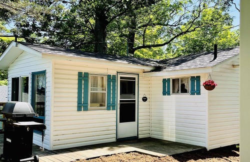 Leeds and the Thousand Islands Cabin | Lookout 1 Cabin on Charleston Lake
