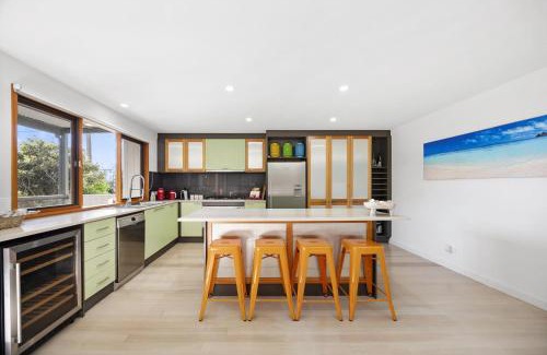 McCrae House | Lookout and Sea - Beachfront Bliss in McCrae