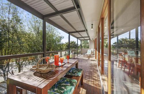 McCrae House | Lookout and Sea - Beachfront Bliss in McCrae