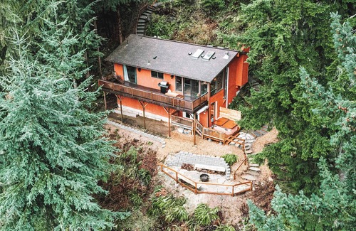 Sudden Valley Cabin | Lookout Mtn Lodge - Hot-tub, Firepit, EV & Firepla
