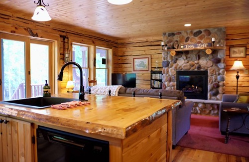 Drummond House | Loon Loft with The Loonlet Vintage Camper on Drummond Island