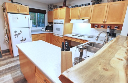 Neebing Cottage | Loon's Nest on Superior - An adventure for every season!