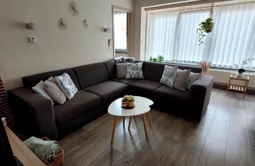 Sint-Idesbald Apartment | LoraJoja appartement à 400m de la mer, parking privatif, 3 chambres