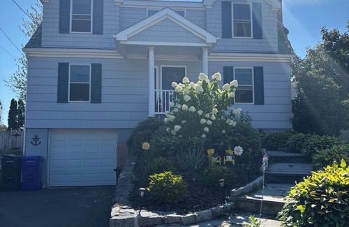 Lordship House | Lordship cape, sleeps 6-8, walk to beach, 7 min drive to Amphitheater