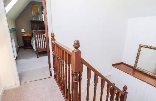 Caergwrle House | LORIEN, pet friendly, character holiday cottage in Caergwrle