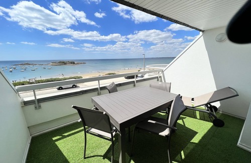 Le Fort Bloque House | Loriot2 apartment sea view on the fort blocked ploemeur