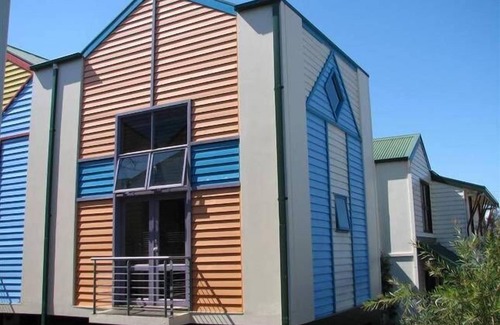 Lorne Apartment | Lorne Beach Box Holidays - Cora Lynn Studio 24