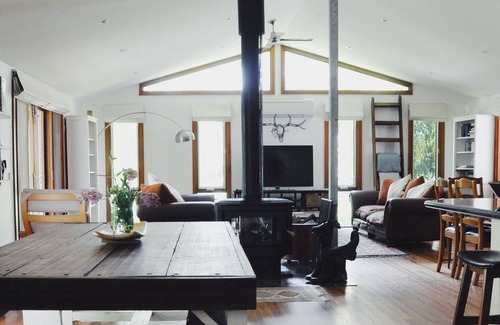 Deans Marsh House | Lorne Farm Play - Otways Hinterland