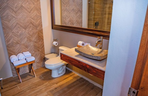 La Fortuna Resort | Lost Iguana Resort and Spa