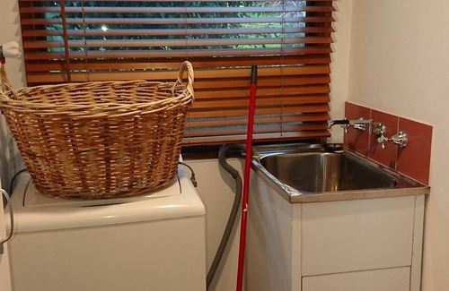 Blewitt Springs Cottage | Lost in the Vines. Vineyard Escape.