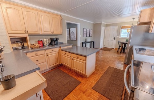 Wetmore House | Lost Lake Lodge: Newly Renovated! Pictured Rocks nearby!