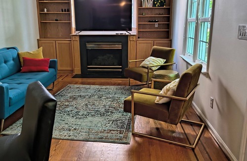 Cary House | Lost Tree Lane - Charming 2 Bedroom House
