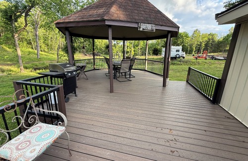 Cape Fair Cabin | Lots of beds huge deck and a short walk to the lake. It’s time to be on the lake