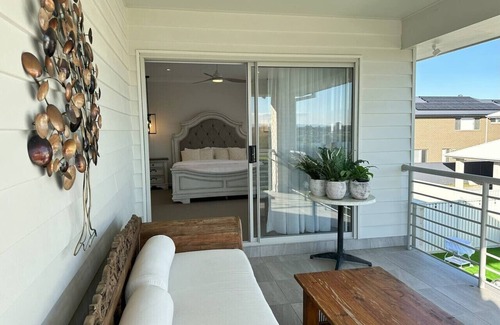 Mango Hill Apartment | `Lotus` Spacious 4BR Home in Mango Hill | Sleeps 8