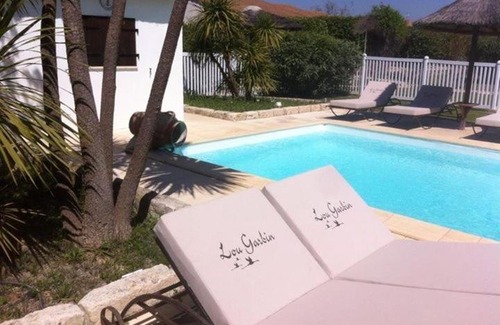 Saint-Laurent-d'Aigouze Hotel | Lou Garbin