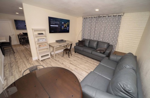 Globe Apartment | Lou Lou's Cozy Corner. Cool apartment with cold AC in charming Globe.