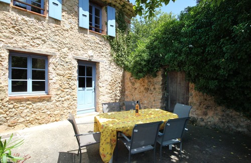 La Haute Maure House | Lou Penequet, a charming Mas in Provence with shared pool, countryside
