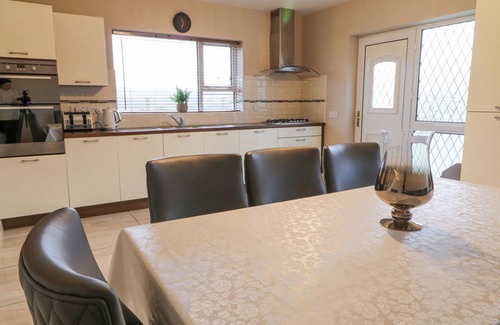 Loughanure House | LOUGHANURE LAKE VIEW, pet friendly in Loughanure, County Donegal